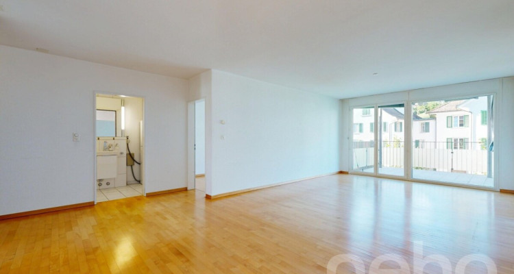 Lichtdurchflutete 4.5-Zimmer-Wohnung in Horgen image 1