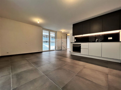 Studio de 42 m2 avec balcon et vue + parking couvert image 1
