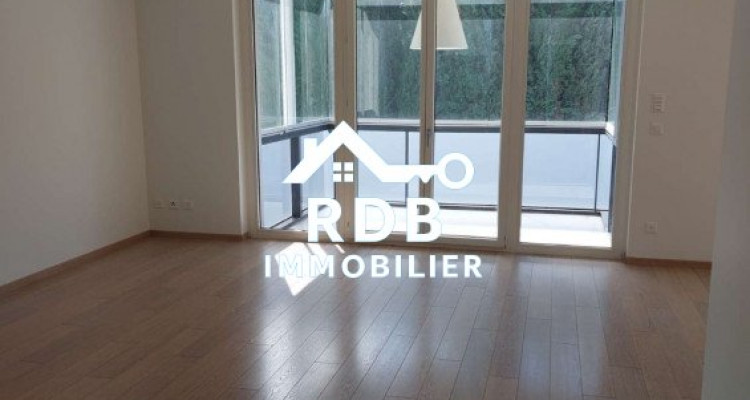 Appartement de 5 pièces au rez-de-chaussée situé à Vésenaz 1222 image 3