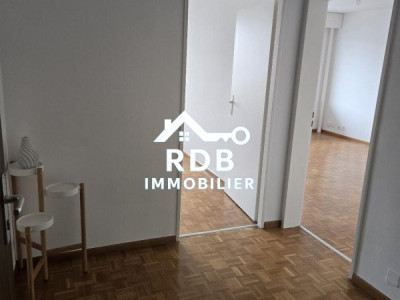 Appartement de 3 pièces au 3ème étage situé à Grand Saconnex 1218  image 3
