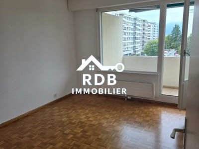 Appartement de 3 pièces au 3ème étage situé à Grand Saconnex 1218  image 2