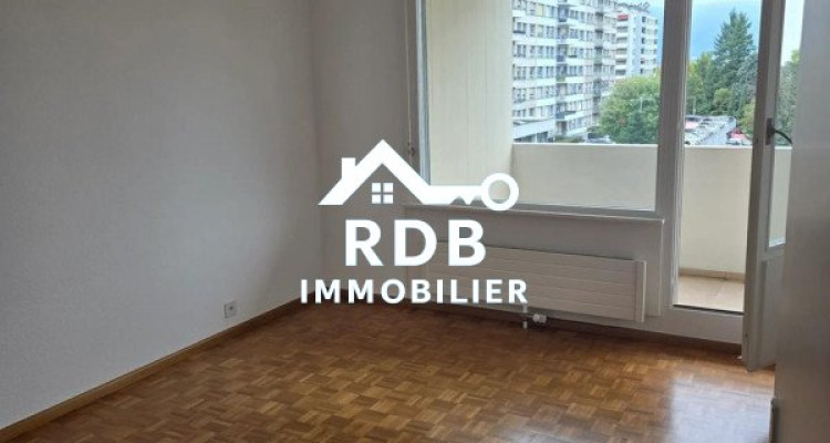Appartement de 3 pièces au 3ème étage situé à Grand Saconnex 1218  image 2