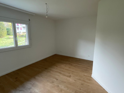Appartement entièrement rénové au centre dEtoy image 2