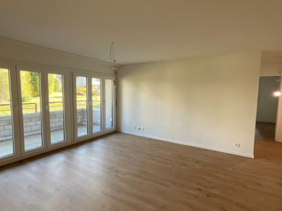 Appartement entièrement rénové au centre dEtoy image 3