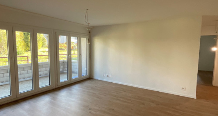 Appartement entièrement rénové au centre dEtoy image 3