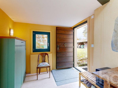 Prime location Home with 2 units, large garden and forest views image 3