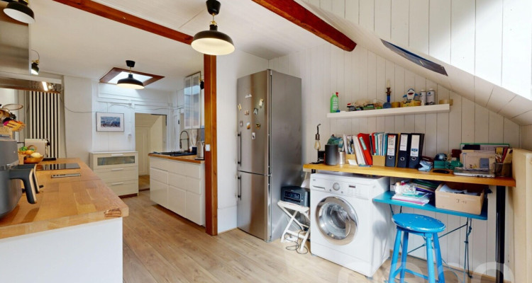 Prime location Home with 2 units, large garden and forest views image 8