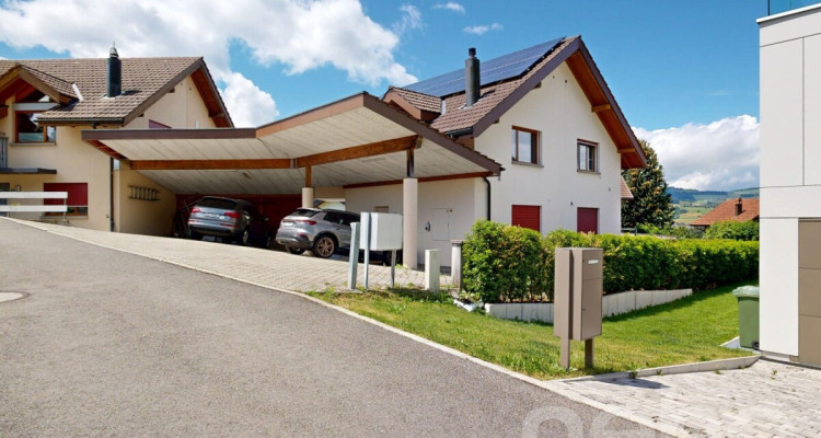 Doppeleinfamilienhaus mit Doppelcarport und Photovoltaikanlage image 2
