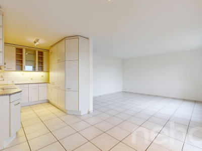 Lichtdurchflutete 4.5 Zimmer Wohnung in Bettlach image 2
