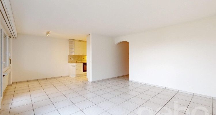 Lichtdurchflutete 4.5 Zimmer Wohnung in Bettlach image 3