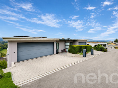 Wohnen mit Weitblick ? 4.5-Zimmer-Terrassenwohnung mit Doppelgarage image 1