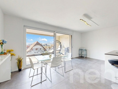 Lumineux 2.5 pièces avec balcon couvert et vue dégagée image 3