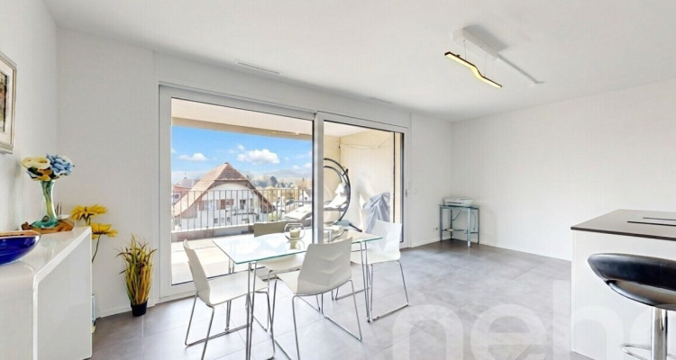 Lumineux 2.5 pièces avec balcon couvert et vue dégagée image 3