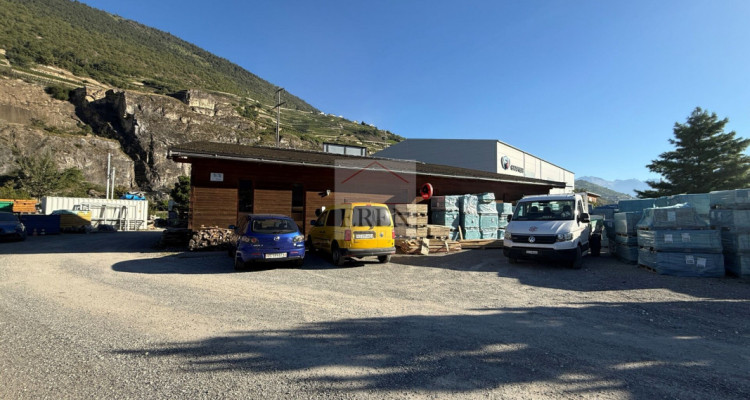 Halle industrielle + annexe à vendre à Saint-Léonard image 3