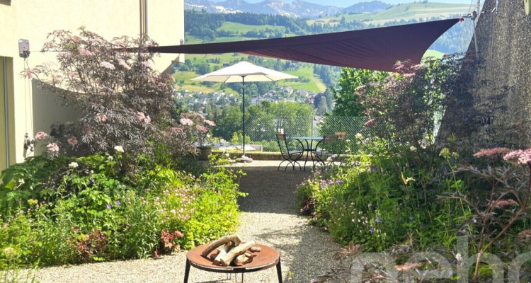 3.5-Zimmer-Gartenwohnung mit viel Privatsphäre image 1
