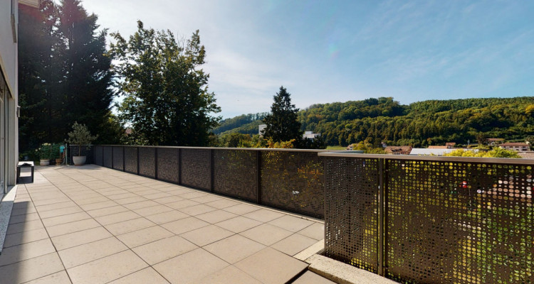 Grande maison avec jardin et appartement indépendant à Penthalaz image 2