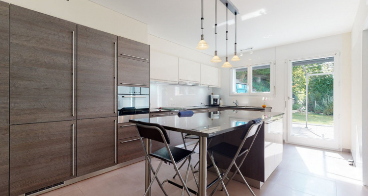 Grande maison avec jardin et appartement indépendant à Penthalaz image 6