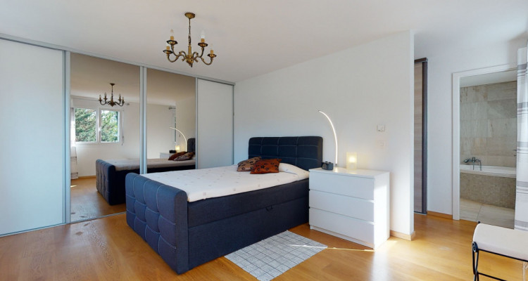 Grande maison avec jardin et appartement indépendant à Penthalaz image 8