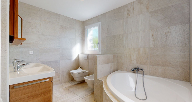 Grande maison avec jardin et appartement indépendant à Penthalaz image 9