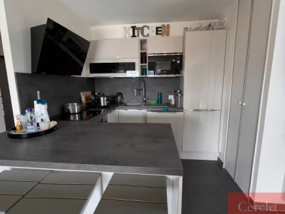 APPARTEMENT T3 EN ATTIQUE image 3