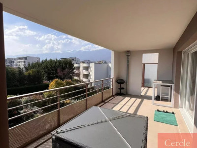 APPARTEMENT T3 EN ATTIQUE image 10