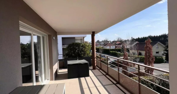 APPARTEMENT T3 EN ATTIQUE image 2