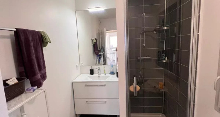 APPARTEMENT T3 EN ATTIQUE image 5