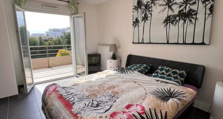 APPARTEMENT T3 EN ATTIQUE image 6