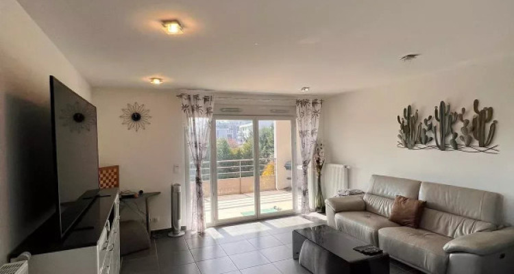 APPARTEMENT T3 EN ATTIQUE image 8