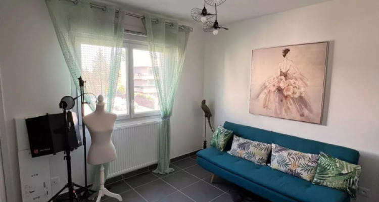 APPARTEMENT T3 EN ATTIQUE image 9