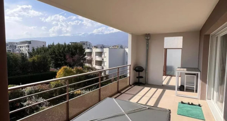 APPARTEMENT T3 EN ATTIQUE image 10