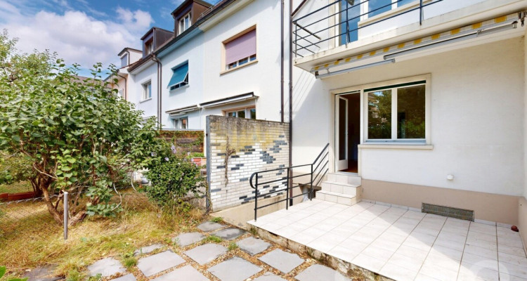 Gemütliches Reihenhaus zum Selbstgestalten im Neubadquartier image 3