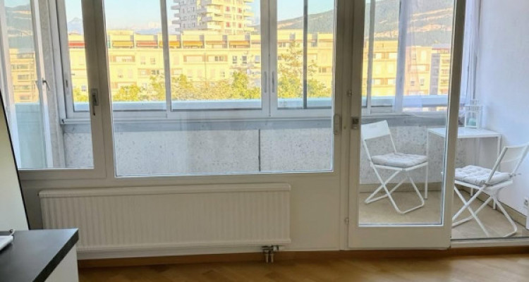 Appartement de 2 pièces avec chambre séparée image 4