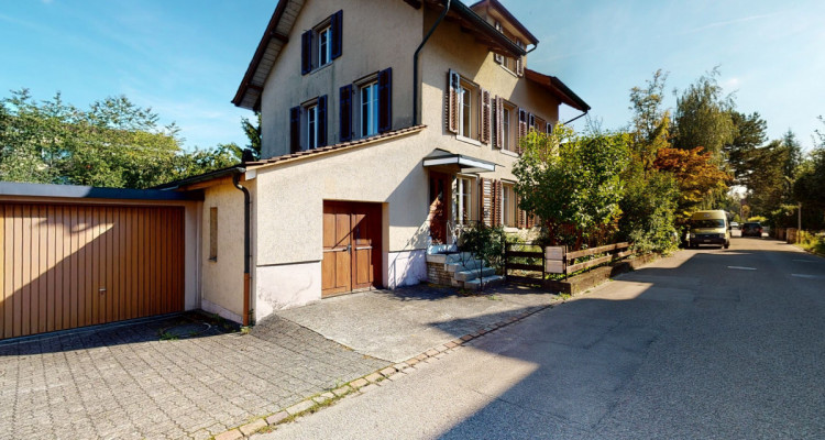 einmaliges Renovationsobjekt, ideal für Handwerker/Mehrgenerationen image 1