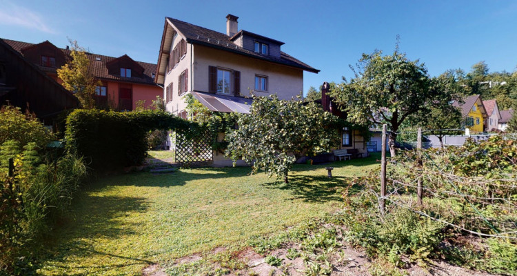 einmaliges Renovationsobjekt, ideal für Handwerker/Mehrgenerationen image 3