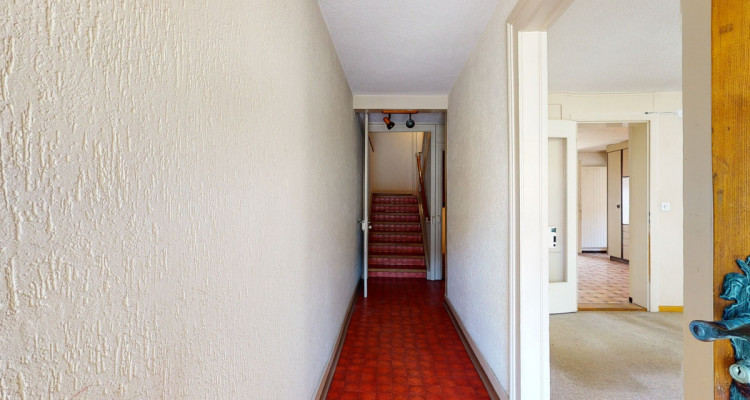 einmaliges Renovationsobjekt, ideal für Handwerker/Mehrgenerationen image 4