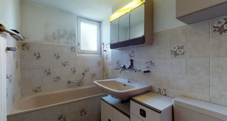 einmaliges Renovationsobjekt, ideal für Handwerker/Mehrgenerationen image 11