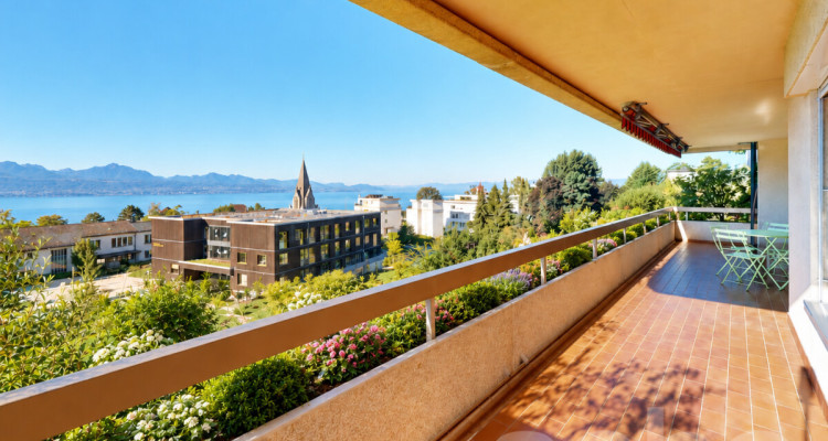 Magnifique appartement de 4,5 pièces avec vue panoramique sur le lac image 1