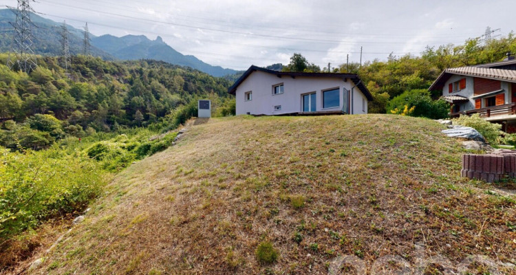Maison rénovée avec grand jardin et vue sur les montagnes à Saxon image 9