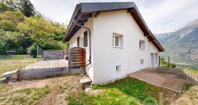 Maison rénovée avec grand jardin et vue sur les montagnes à Saxon image 12