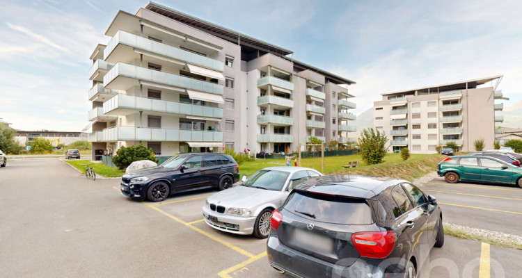 Grand Attique avec terrasse de 60m² et vue sur les montagnes. image 2