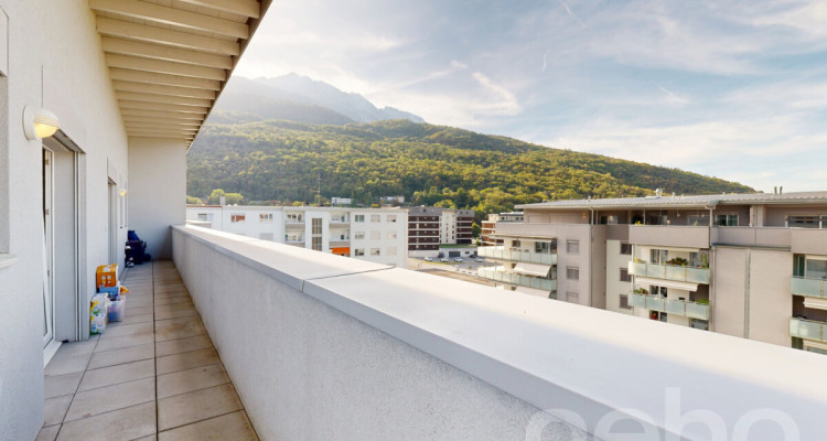 Grand Attique avec terrasse de 60m² et vue sur les montagnes. image 9