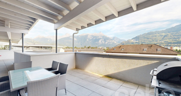 Grand Attique avec terrasse de 60m² et vue sur les montagnes. image 11