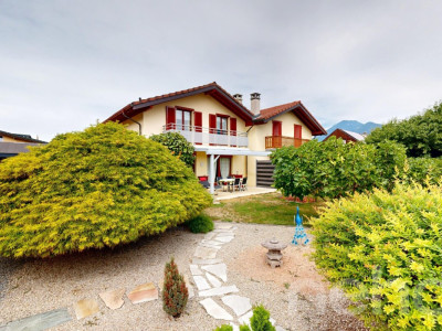 Maison avec jardin et terrasse plein sud à Collombey idéalement située image 9