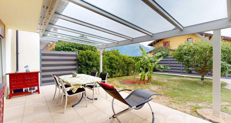 Maison avec jardin et terrasse plein sud à Collombey idéalement située image 12