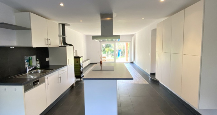 Bel appartement de 3.5 pièces denv. 100 m2 avec jardin image 1