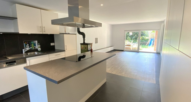 Bel appartement de 3.5 pièces denv. 100 m2 avec jardin image 2