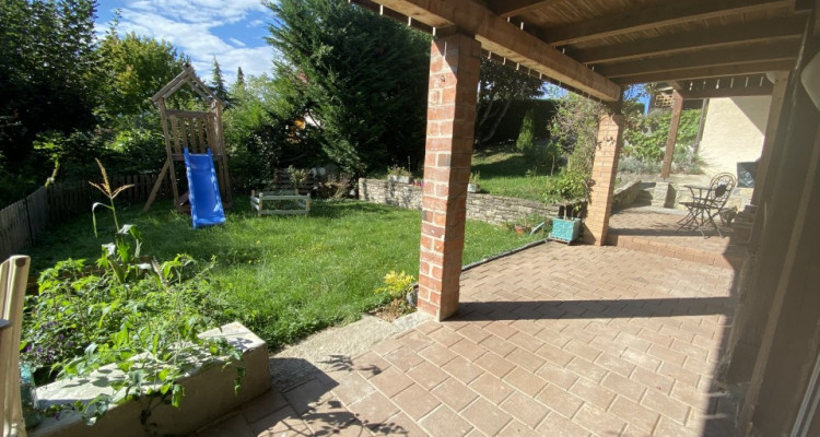 Bel appartement de 3.5 pièces denv. 100 m2 avec jardin image 3