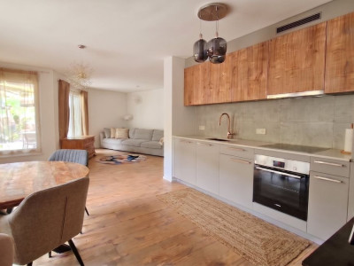 Joli appartement de 2,5 pièces avec terrasses et jardin à Couvet image 4