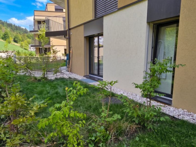 Joli appartement de 2,5 pièces avec terrasses et jardin à Couvet image 10
